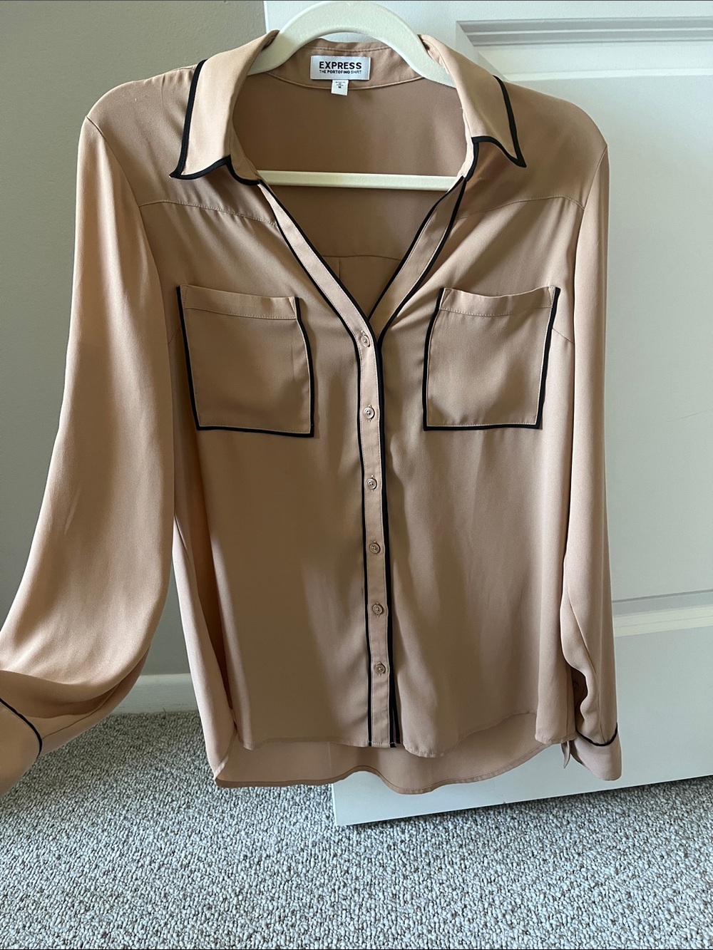 Express Portofino Blouse in Blush with Black Trim Size M - Picture 5 of 6